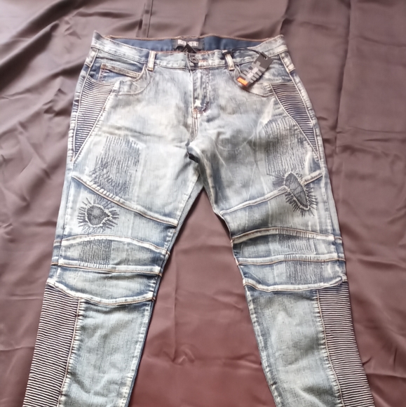 Moto JEANS - Picture 1 of 2